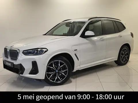 BMW X3 xDrive30e M-sport | Panoramadak | Laser Light | Leer | Head-up | Open dak |