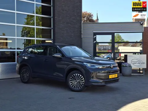 Volkswagen Tiguan Volkswagen TIGUAN 1.5 eHybrid Life Edition, zwenkbare trekhaak, prijs incl aflever