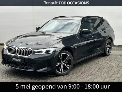 BMW 3-serie Touring 330e xDrive High Executive M-Sport | Panoramadak | Head-Up Display | Adaptive Cr