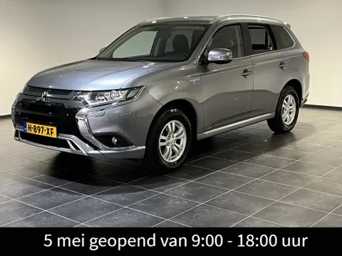 Mitsubishi Outlander 2.4 PHEV Pure | Apple Carplay/Android Auto | Stoelverwarming | Camera