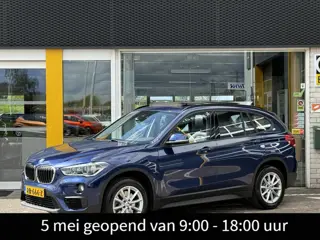 BMW X1 sDrive20i High Executive | NAP | Trekhaak | Cruise adaptief | Stoelverwarming | LED | Achteru
