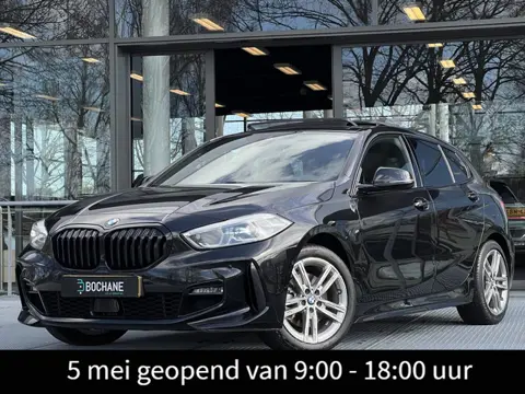 BMW 1-serie 118i Business Edition Automaat 136PK | M-Sport | Panoramadak | Navigatie | Achteruitrijc