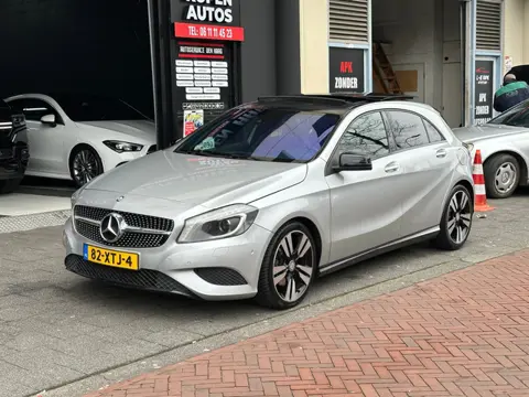 Mercedes-Benz A-klasse 200 Automaat Leer Navi Camera Carplay Pano