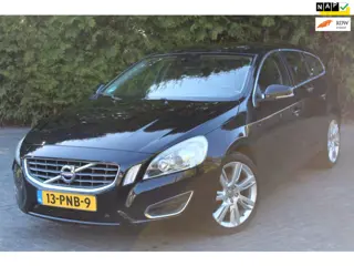 Volvo V60 2.0 D3 Summum 160PK Automaat | Trekhaak | Navigatie | Climate Control | Lederen Bekleding 