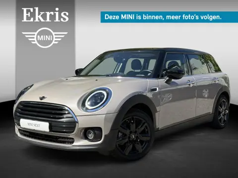 MINI Clubman Cooper 17" LM Vent Spoke | Comfort Access | Achteruitrijcamera | Elektrisch verwarmde v