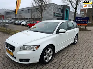 Volvo V50 1.6 D2 Sport - AIRCO - TREKHAAK - CARPLAY !
