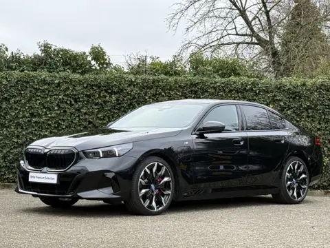 BMW 5 Serie 550e xDrive | M-Sportstoelen | M-Pro | Bowers & Wilkins | Trekhaak | Merino leder | 360 