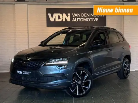 SKODA KAROQ 1.5 TSI ACT Sportline Business DSG Pano Virtual ACC Stoelverw 19''