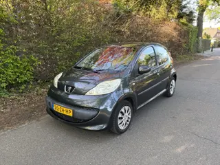 Peugeot 107 1.0-12V XS Urban M. (bj 2008)