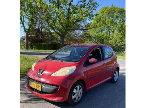 Peugeot 107 1.0-12V XS (bj 2006)