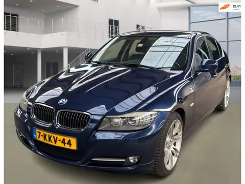 BMW 3-serie 318i High Executive AUT NAVI LEDER PSENSOR CRUISE 2 X SLEUTELS