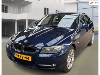 BMW 3-serie 318i High Executive AUT NAVI LEDER PSENSOR CRUISE 2 X SLEUTELS