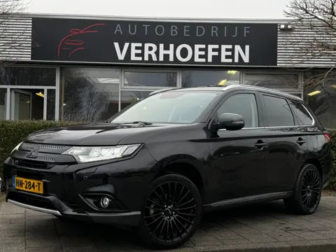 Mitsubishi Outlander 2.0 PHEV instyle+ - PANORAMADAK - PARKEER CAMERA - UNIEKE UITVOERING !!
