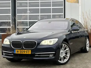 BMW 7 Serie 740i High Executive 320pk | Achteruitrijcamera | Adaptief demping systeem | Bluetooth | 