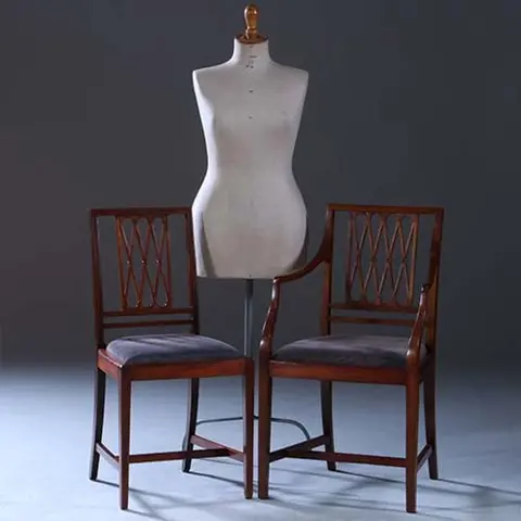8  Engelse stoelen ca 1890 2 met armleuningen incl. herstoffering naar wens