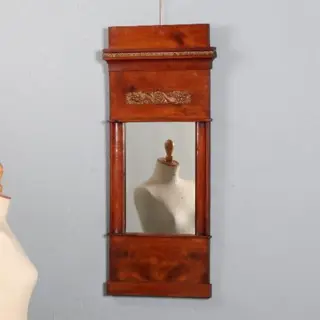 Vroeg Biedermeier spiegel met dubbele kap en brons beslag ±1825 kersenhout