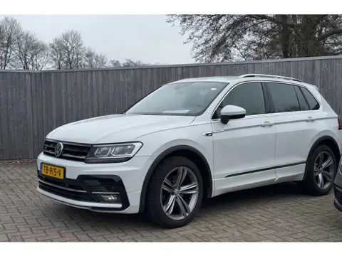 Volkswagen Tiguan 1.4 TSI ACT Highline Business R-Line Automaat | Airco | Navigatie | Vol opties | E