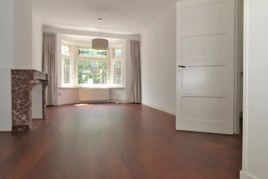 Woning aan de Van Hoytemastraat te Den Haag
