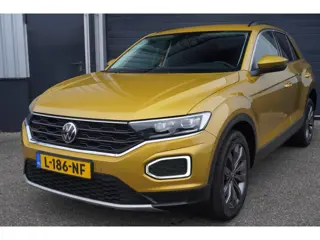 Volkswagen T-Roc 1.0 TSI Style Business | Navigatie | PDC | Climat | All Season Banden