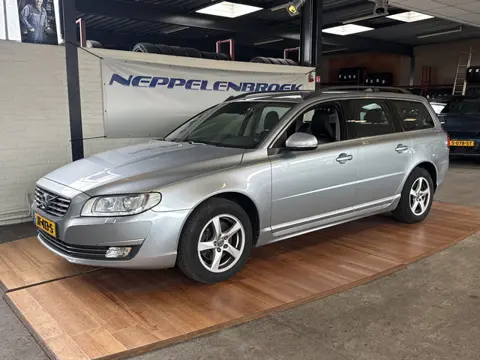 Volvo V70 2.0 D3 Polar (bj 2016)