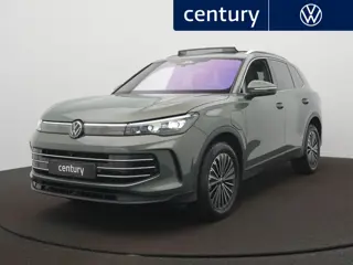 Volkswagen Tiguan 1.5 eHybrid Elegance Automaat - IQ light - Panoramaschuif-kanteldak - Navigatie - 