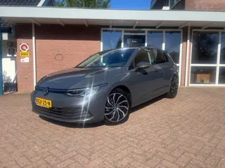 Volkswagen Golf 1.0 TSI Life Business (bj 2024)