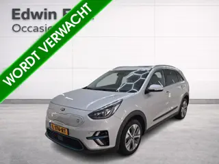 Kia e-Niro DynamicPlusLine 64 kWh 3-Fase | Panoramadak | SOH 100% | Cruise control ad. | Apple Carpl
