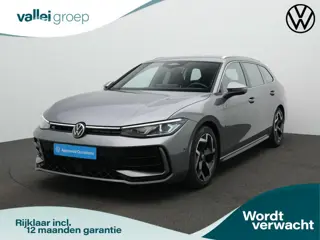Volkswagen Passat Variant 1.5 eTSI 150 pk DSG R-Line Business | Trekhaak | IQ Light | Head-up displa