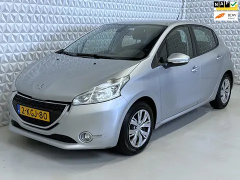 Peugeot 208 1.2 VTi Airco Cruise Navigatie Trekhaak (2013)