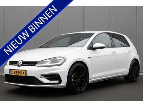 Volkswagen Golf 1.5 TSI Highline | 2X R-LINE | CAMERA | 19 INCH | STOELVERWARMING |