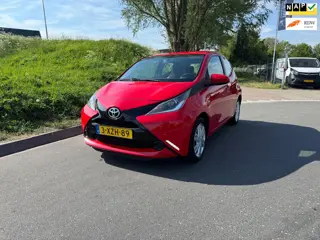 Toyota Aygo 1.0 VVT-i x-play Navi,Camera,tel