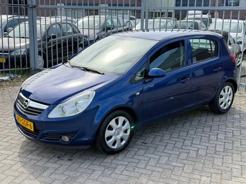 Opel Corsa 1.4-16V Enjoy 5 deurs VOL AUTOMAAT 90KP! NL AUTO NAP l 1e eigenaar! Airco l Cruise l Trek