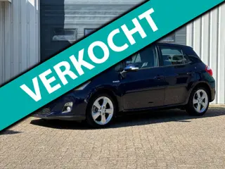 Toyota Auris 1.8 Full Hybrid Executive 2e EIG / NAVI / LEER