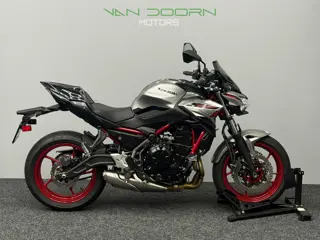Kawasaki Z650 ABS | 2023 | 4DKM! | Topkoffer GIVI | Z 650