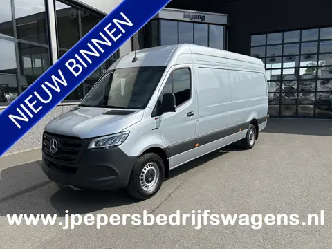 Mercedes-Benz eSprinter 320 L3 Select 81kWh / Snel laden 115kw / Trekhaak / Distronic / MBUX / Smart