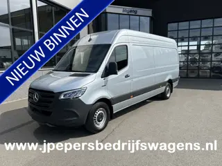Mercedes-Benz eSprinter 320 L3 Select 81kWh / Snel laden 115kw / Trekhaak / Distronic / MBUX / Smart