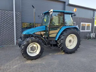 New Holland  5635