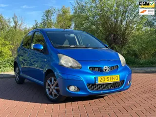 Toyota Aygo 1.0-12V Dynamic Navigator Nap/Airco/Navi
