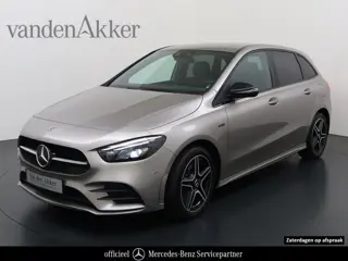 Mercedes-Benz B-Klasse 250e AMG // Trekhaak // Carplay // Camera // Sfeerverlichting // Nightpakket 