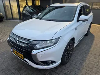 Mitsubishi Outlander 2.0 PHEV Instyle+ ACC LEDER 360 TREKHAAK SCHUIFDAK VOL ORIG NL NAP