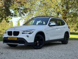 BMW X1 1.8i Automaat, Cruise, Pano, PDC, Navi, Trekhaak