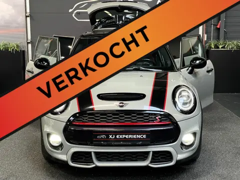Mini Cooper S 2.0 Cooper F1 H&K NAVIGATIE CARPLAY PANORAMADAK LEER CAMERA UNION JACK