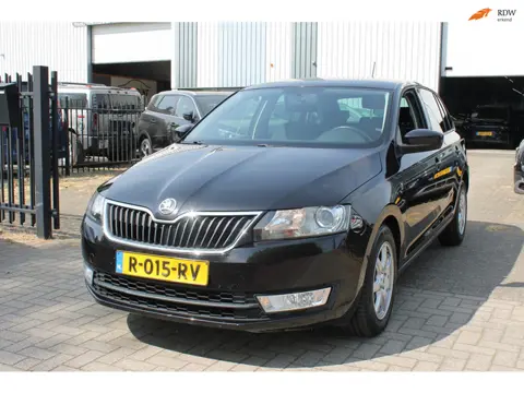 Skoda Rapid Spaceback 1.4 TSI Greentech Elegance Bsn. Navi Clima Cruise!