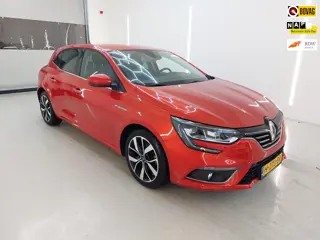 Renault Mégane 1.3 TCe Bose 160PK+Leder+Led+Navigatie+17"Lmv = UNIEK 16000KM / ORIG/NL