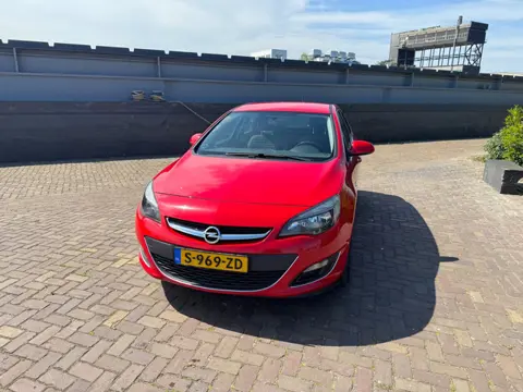 Opel Astra 1.4 Turbo Color Edition
