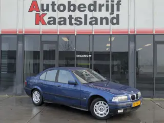 BMW 3-serie 318i Edition - Airco - 1e Eigenaar -