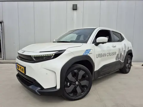 Toyota Urban Cruiser Executive 61 kWh Automaat | JBL | Navigatie | Stoel/stuur verwarming | Panorama