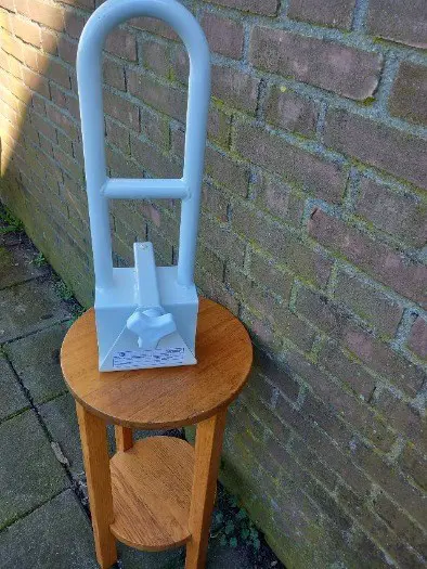De Badinstap beugel is een handig hulpmiddel