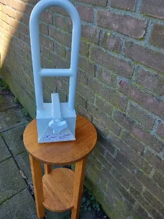 De Badinstap beugel is een handig hulpmiddel
