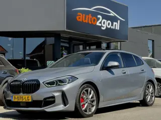 BMW 1-serie 120i 2.0 AUT7 M-SPORT 179PK PANODAK LEDER NAVI DIGI-DASH APPLLE-CARPLAY LED LMV PDC
